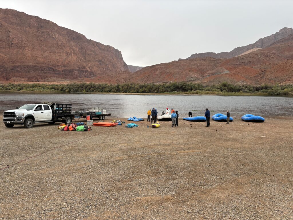 Rigging boats with Moenkopi